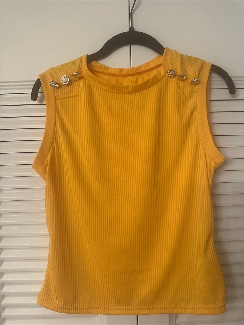 Sleeveless Ribbed Shell Top with Decorative Buttons - Yellow/Gold